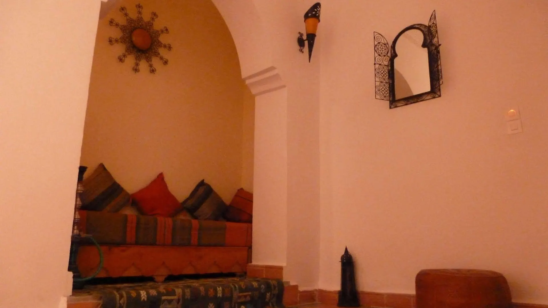 Dar Mar'Ouka , Maison D'Hotes Marrakesh Riad